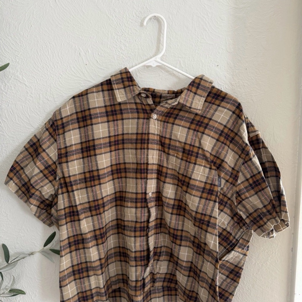 Cropped Eddie Bauer Beige and Brown Plaid Short-Sleeve Button-Down Shirt